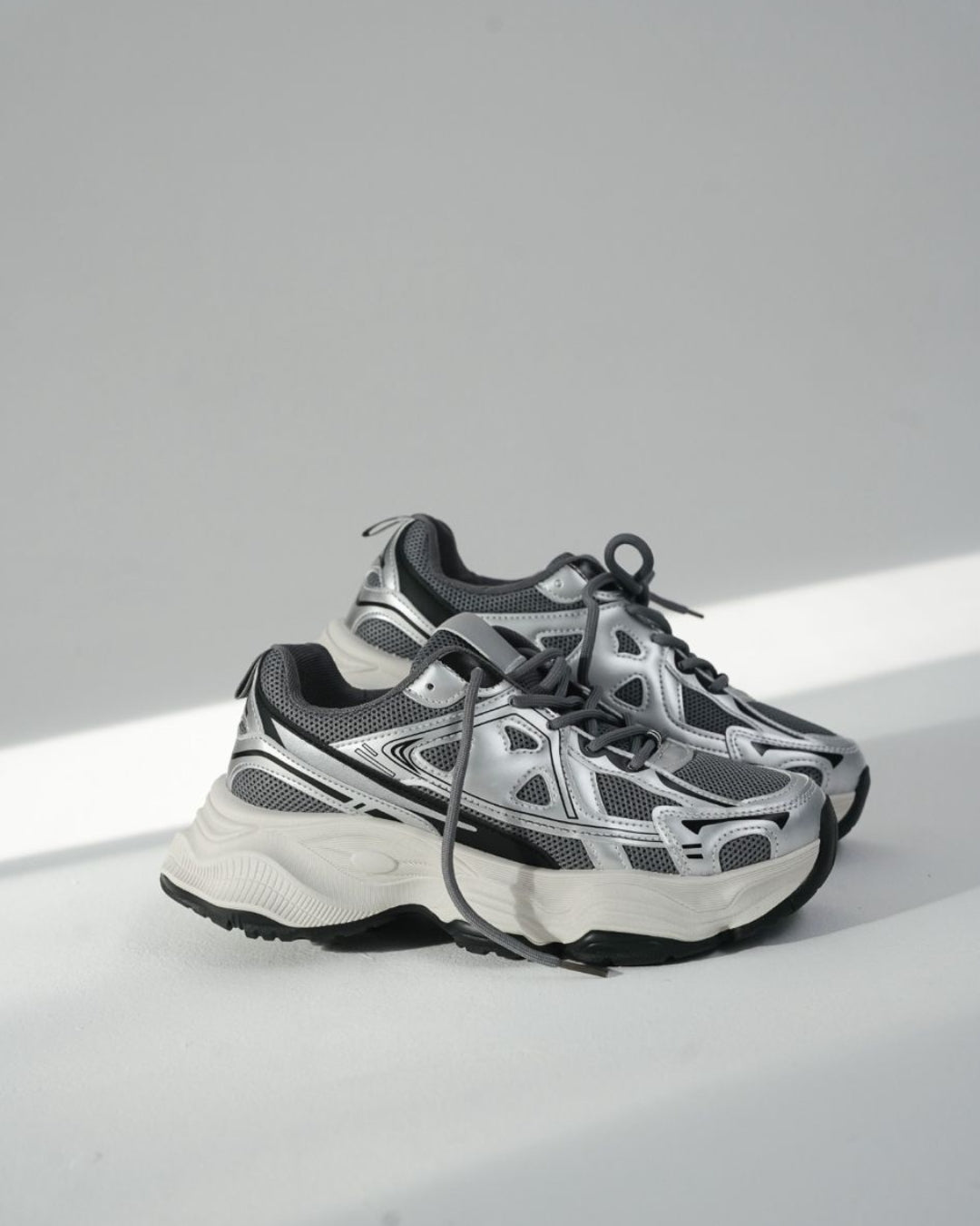 Sneakers Silver Wave